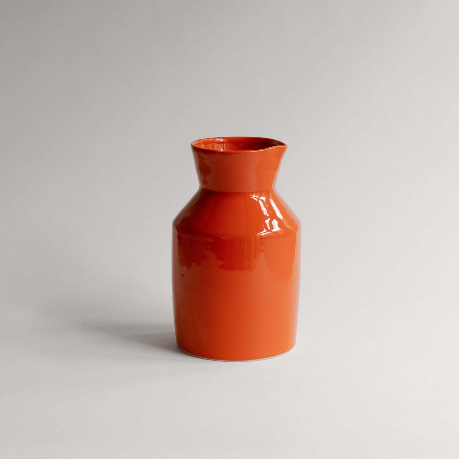 Elevate your daily life with our Tuva Pitcher. Perfect as a vase, a pitcher or simply decor. It holds 1L, with a beautiful red glaze inside. Handmade with love. von viola beuscher ceramics